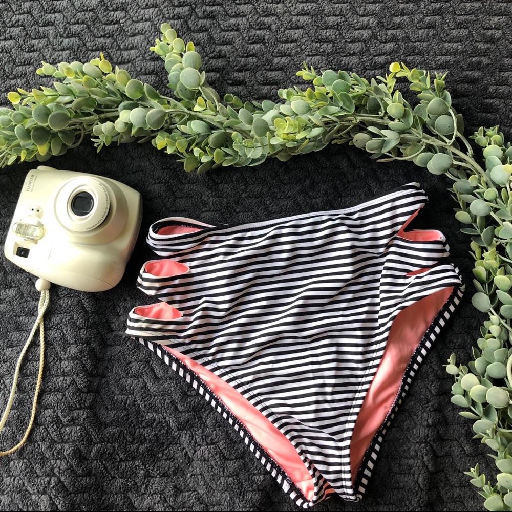 MEDUIM SWIM BOTTOMS - high waisted